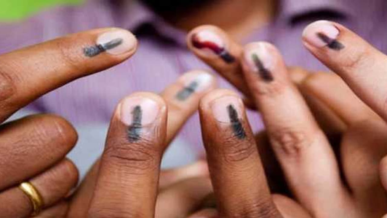 அடுத்த முதலமைச்சர் யார்.? ஸ்டாலின், இபிஎஸ், விஜய் யாருக்கு வாய்ப்பு அடுத்த முதலமைச்சர் யார்.? ஸ்டாலின், இபிஎஸ், விஜய் யாருக்கு வாய்ப்பு