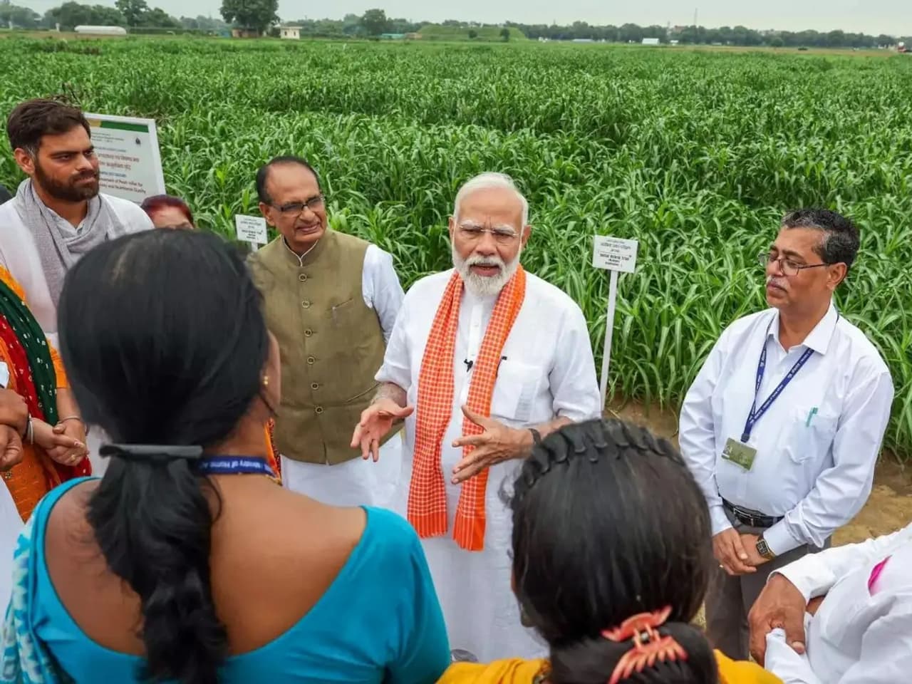 மத்திய பட்ஜெட்டில் விவசாயிகளுக்கு காத்திருக்கும் குட்நியூஸ்: ரூ.5 லட்சமாக அதிரிப்பா? மத்திய பட்ஜெட்டில் விவசாயிகளுக்கு காத்திருக்கும் குட்நியூஸ்: ரூ.5 லட்சமாக அதிரிப்பா?