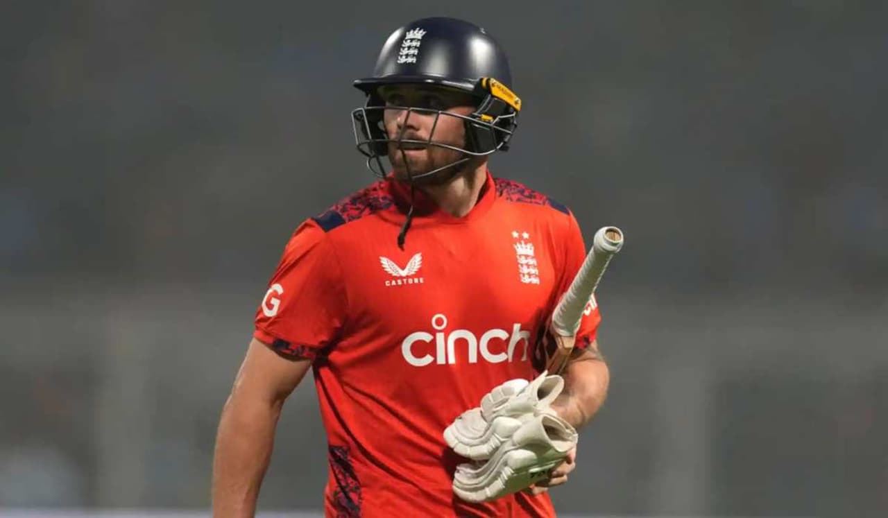 ஐபிஎல் ஏலத்தில் தவறிழைத்த ஆர்சிபி; 3 போட்டியில் 9 ரன் கூட தாண்டாத அதிரடி வீரர்; 11 கோடி போச்சா!