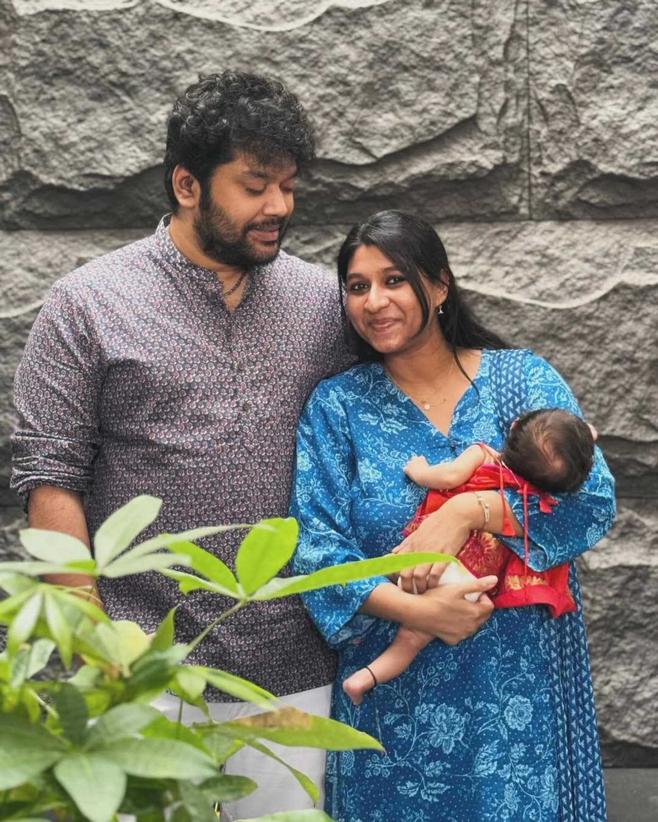 புதிதாக ஜாகுவார் கார் வாங்கிய எம்.எஸ்.பாஸ்கர் மகள் ஐஸ்வர்யா புதிதாக ஜாகுவார் கார் வாங்கிய எம்.எஸ்.பாஸ்கர் மகள் ஐஸ்வர்யா