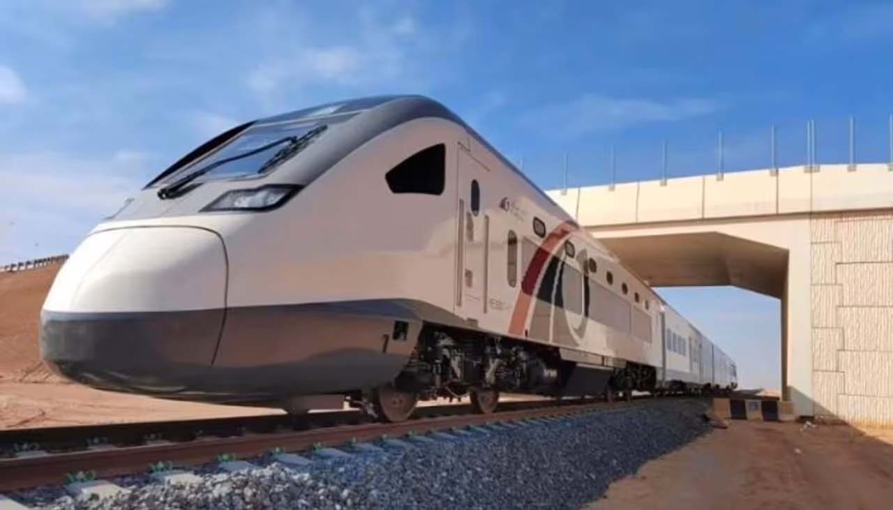 గాలిలో ప్రయాణించే రైలు!