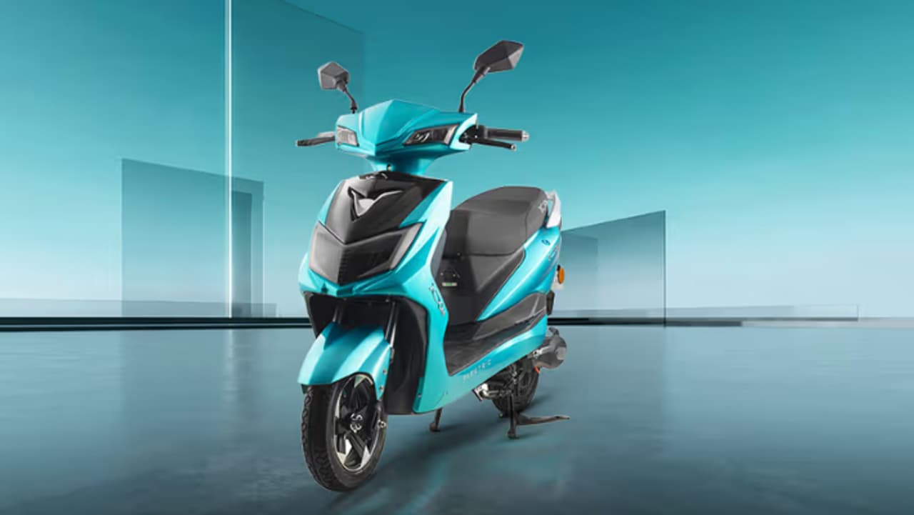 விலை ரொம்ப கம்மி.. பட்ஜெட் விலையில் எலக்ட்ரிக் ஸ்கூட்டர் உடனே வாங்குங்க! விலை ரொம்ப கம்மி.. பட்ஜெட் விலையில் எலக்ட்ரிக் ஸ்கூட்டர் உடனே வாங்குங்க!