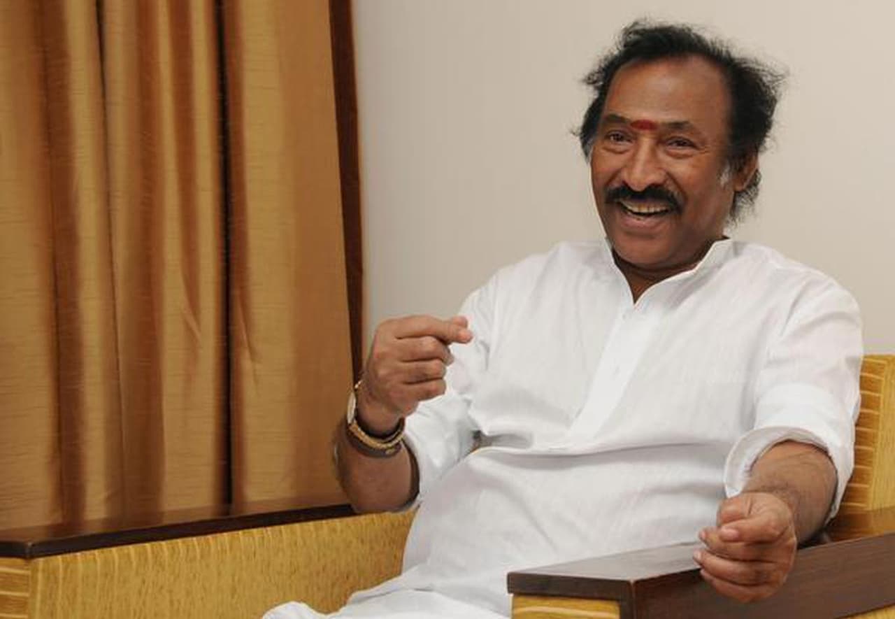 400 க்கும் மேற்பட்ட பாடல்களுக்கு இசையமைத்துள்ளார்