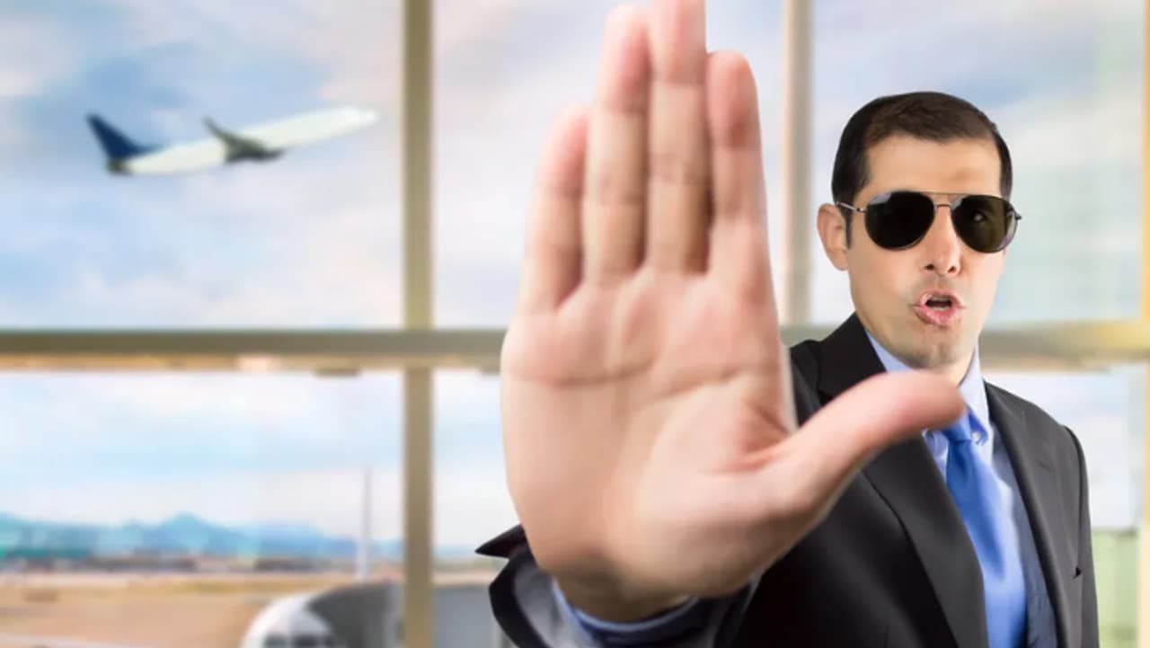 இந்த தவறுகளை செய்யாதீங்க.. எப்பவுமே நீங்கள் விமானத்தில் பயணிக்க முடியாது!