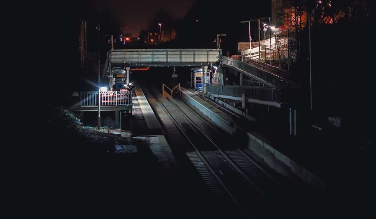 இந்தியாவில் மர்மம் நிறைந்த 5 ரயில் நிலையங்கள்! யாரும் தனியாக போக மாட்டாங்களாம்! இந்தியாவில் மர்மம் நிறைந்த 5 ரயில் நிலையங்கள்! யாரும் தனியாக போக மாட்டாங்களாம்!