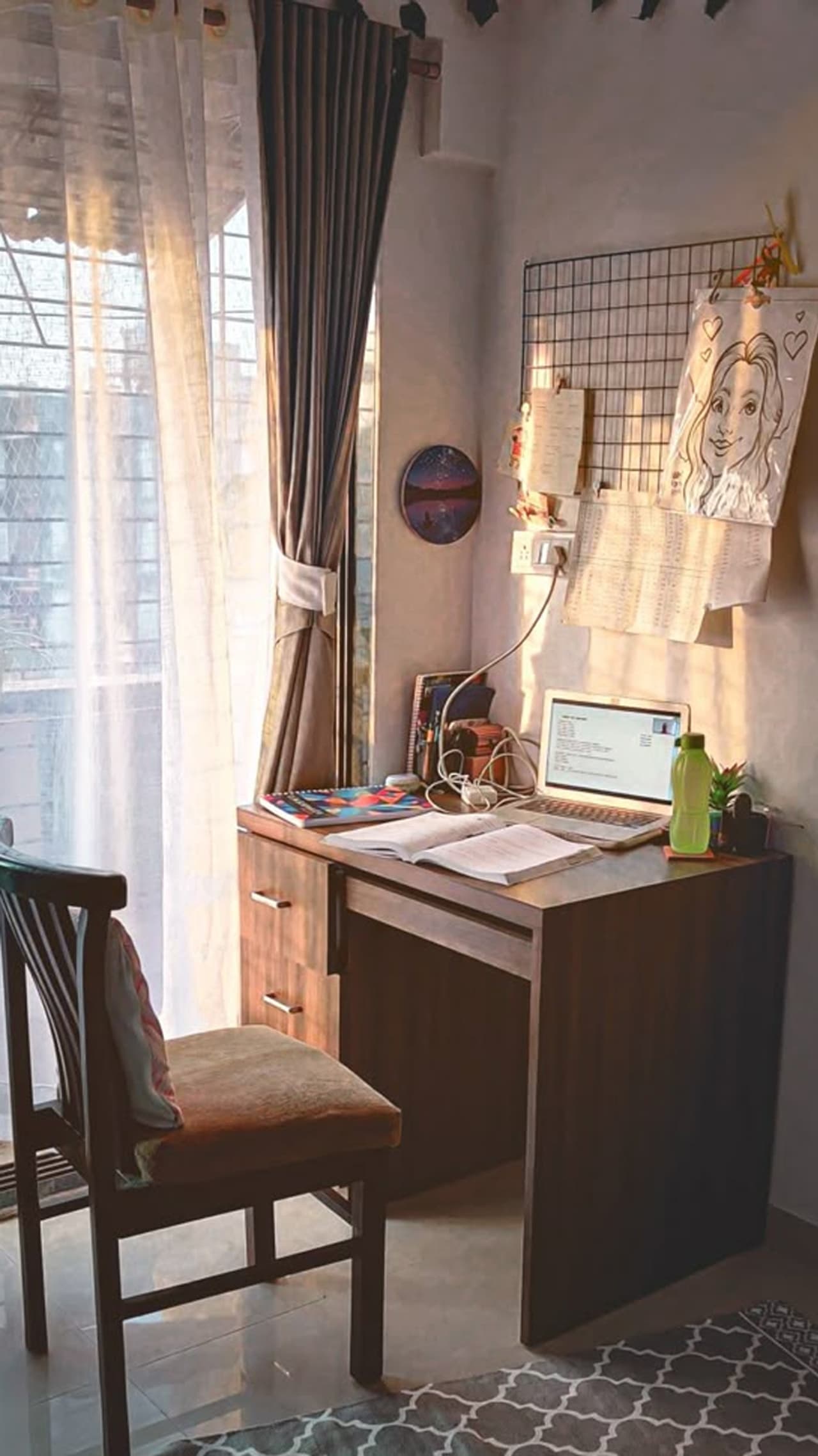 மகிழ்ச்சி தரும் படிப்பறை