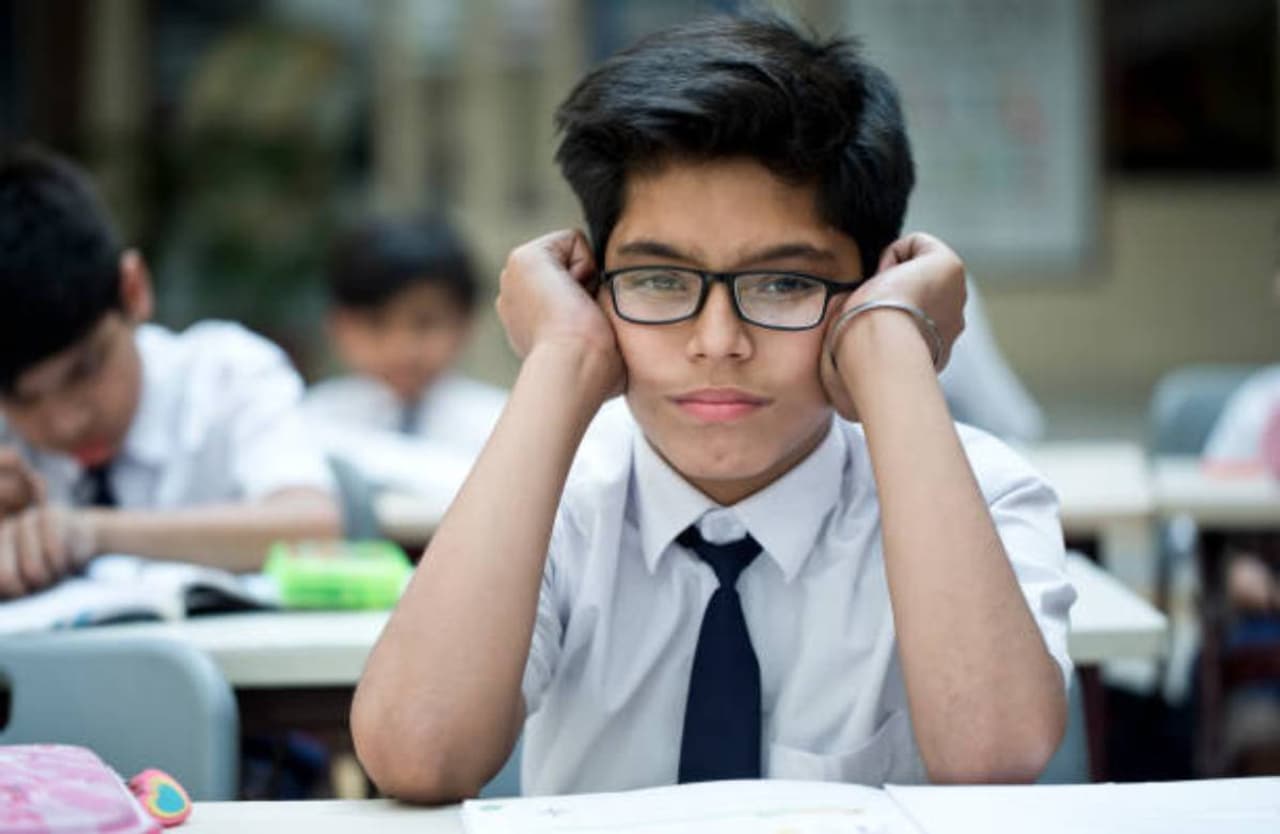 மாணவர்களிடையே உருவாகும் தற்கொலை எண்ணம்.. தடுக்க பெற்றோர் செய்ய வேண்டிய விஷயங்கள்!!