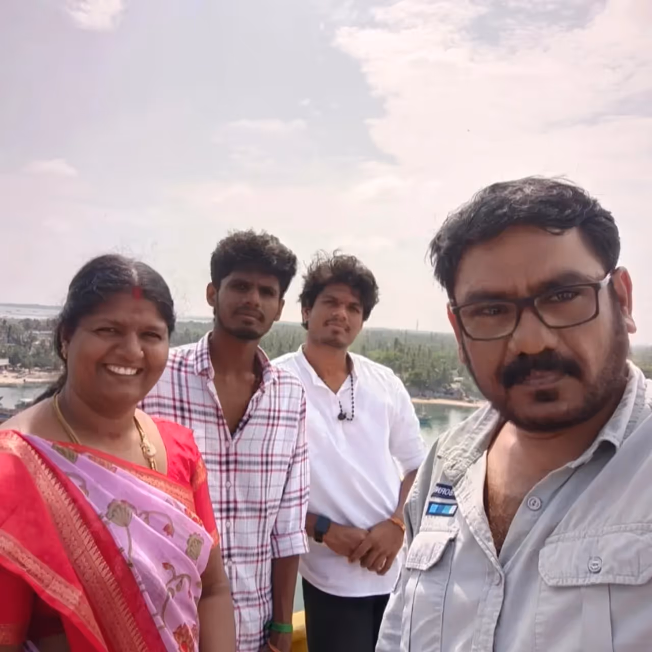 சோகத்தில் பாண்டியன் ஸ்டோர்ஸ் ஸ்டாலின் குடும்பம் சோகத்தில் பாண்டியன் ஸ்டோர்ஸ் ஸ்டாலின் குடும்பம்