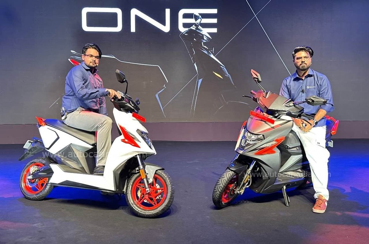 লম্বা যাত্রার জন্য উপযুক্ত ইলেকট্রিক স্কুটার লম্বা যাত্রার জন্য উপযুক্ত ইলেকট্রিক স্কুটার