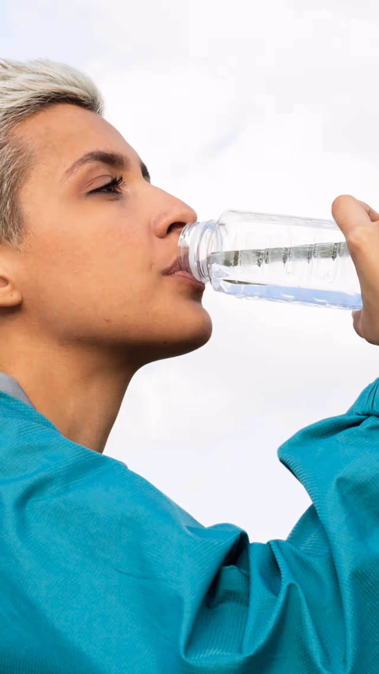 रिकाम्यापोटी गरम पाणी पिल्यावर काय फायदे होतात? रिकाम्यापोटी गरम पाणी पिल्यावर काय फायदे होतात?