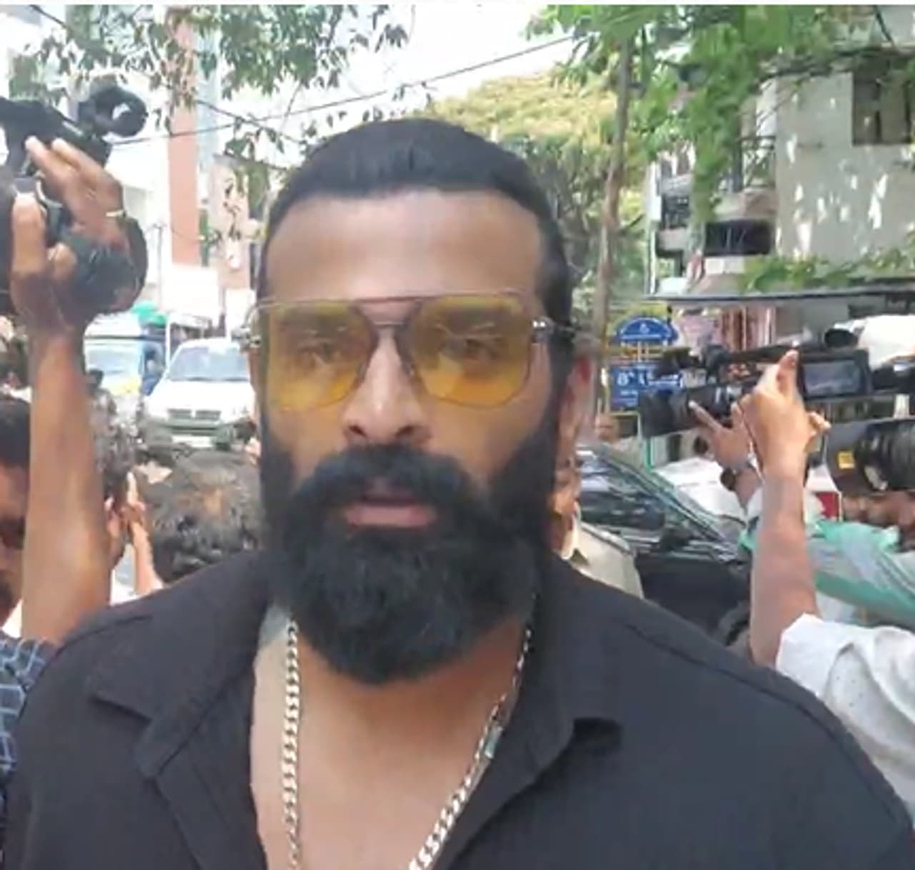 ಡಿಮಾಂಡ್ನಲ್ಲಿರೋ ವಿನಯ್ ಗೌಡ ಡಿಮಾಂಡ್ನಲ್ಲಿರೋ ವಿನಯ್ ಗೌಡ