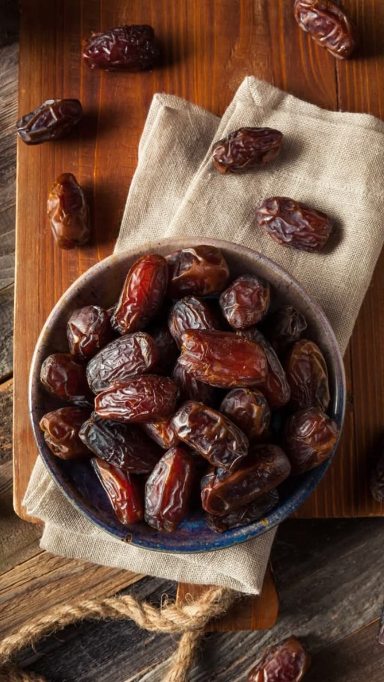 হজমশক্তি বৃদ্ধি ও কোষ্ঠকাঠিন্য দূর করে খেজুর 