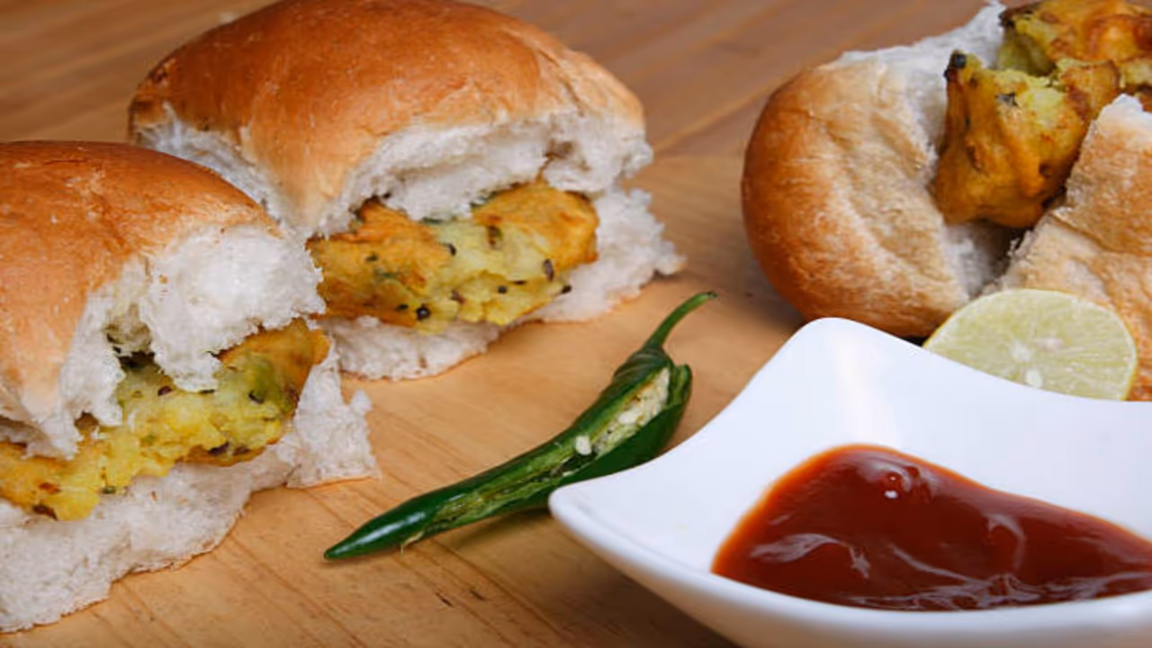 வடை பாவ் :