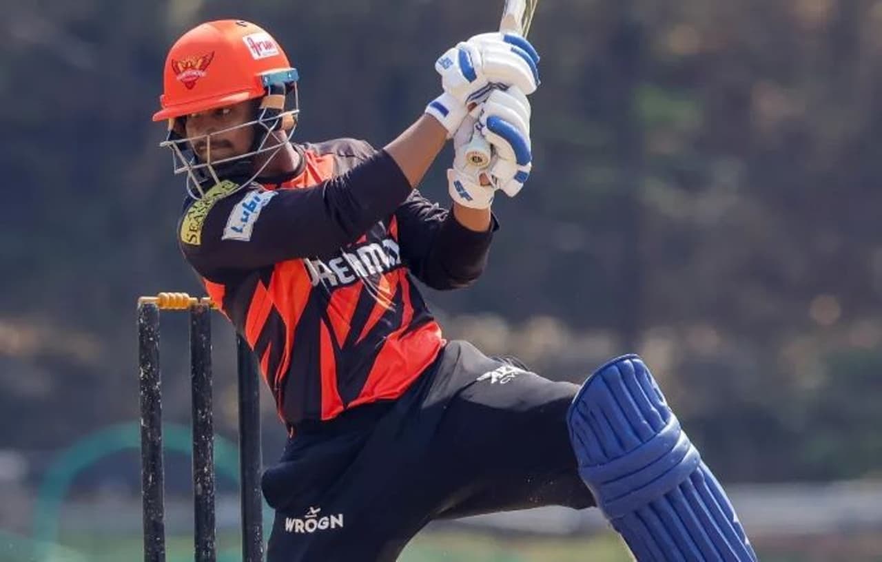 লখনউ সুপার জায়ান্টসের বিরুদ্ধে সানরাইজার্স হায়দরাবাদ হেরে গেলেও, নজর কেড়ে নিলেন অনিকেত ভার্মা লখনউ সুপার জায়ান্টসের বিরুদ্ধে সানরাইজার্স হায়দরাবাদ হেরে গেলেও, নজর কেড়ে নিলেন অনিকেত ভার্মা