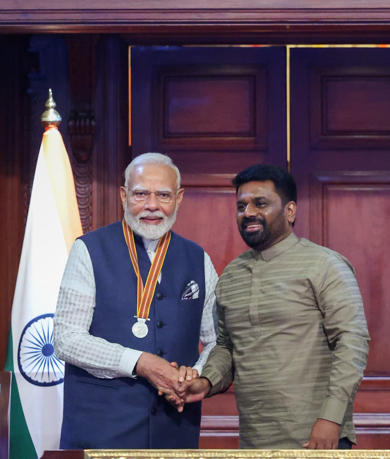 প্রথমবার শ্রীলঙ্কা সফরে প্রধানমন্ত্রী নরেন্দ্র মোদী প্রথমবার শ্রীলঙ্কা সফরে প্রধানমন্ত্রী নরেন্দ্র মোদী