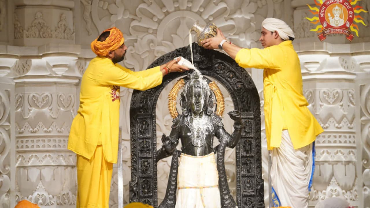 राम मंदिर ने बदल दी रामनगरी की तकदीर, चंदे से लेकर जीएसटी तक हर तरफ बूम राम मंदिर ने बदल दी रामनगरी की तकदीर, चंदे से लेकर जीएसटी तक हर तरफ बूम