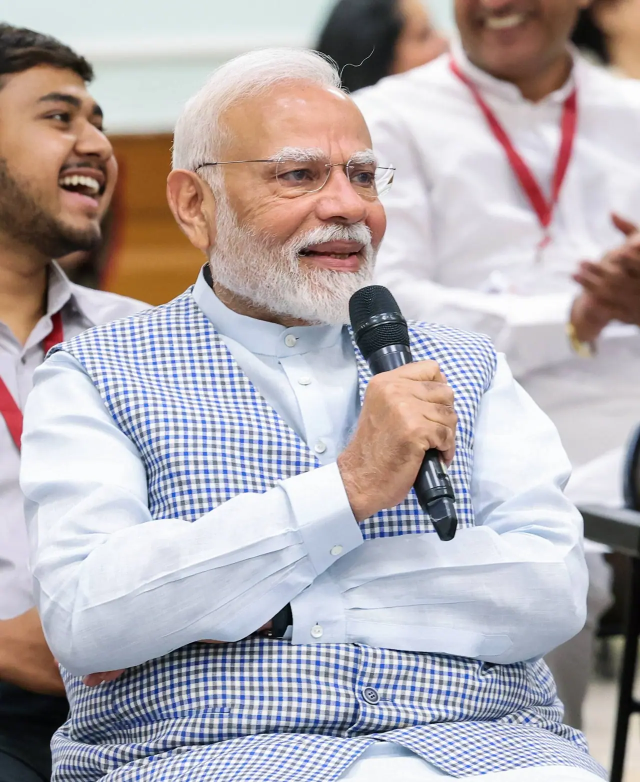 Rs 33 lakh crore milestone