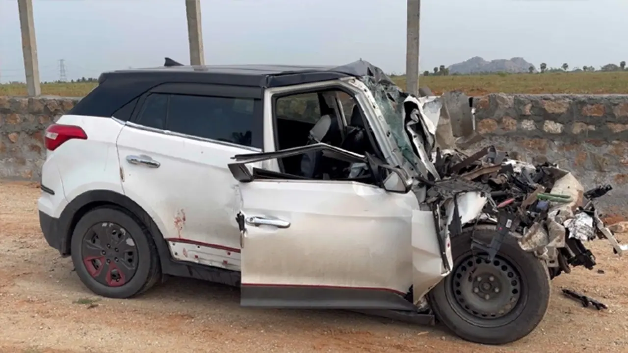 హైదరాబాద్ లో ఘోర రోడ్డు ప్రమాదం