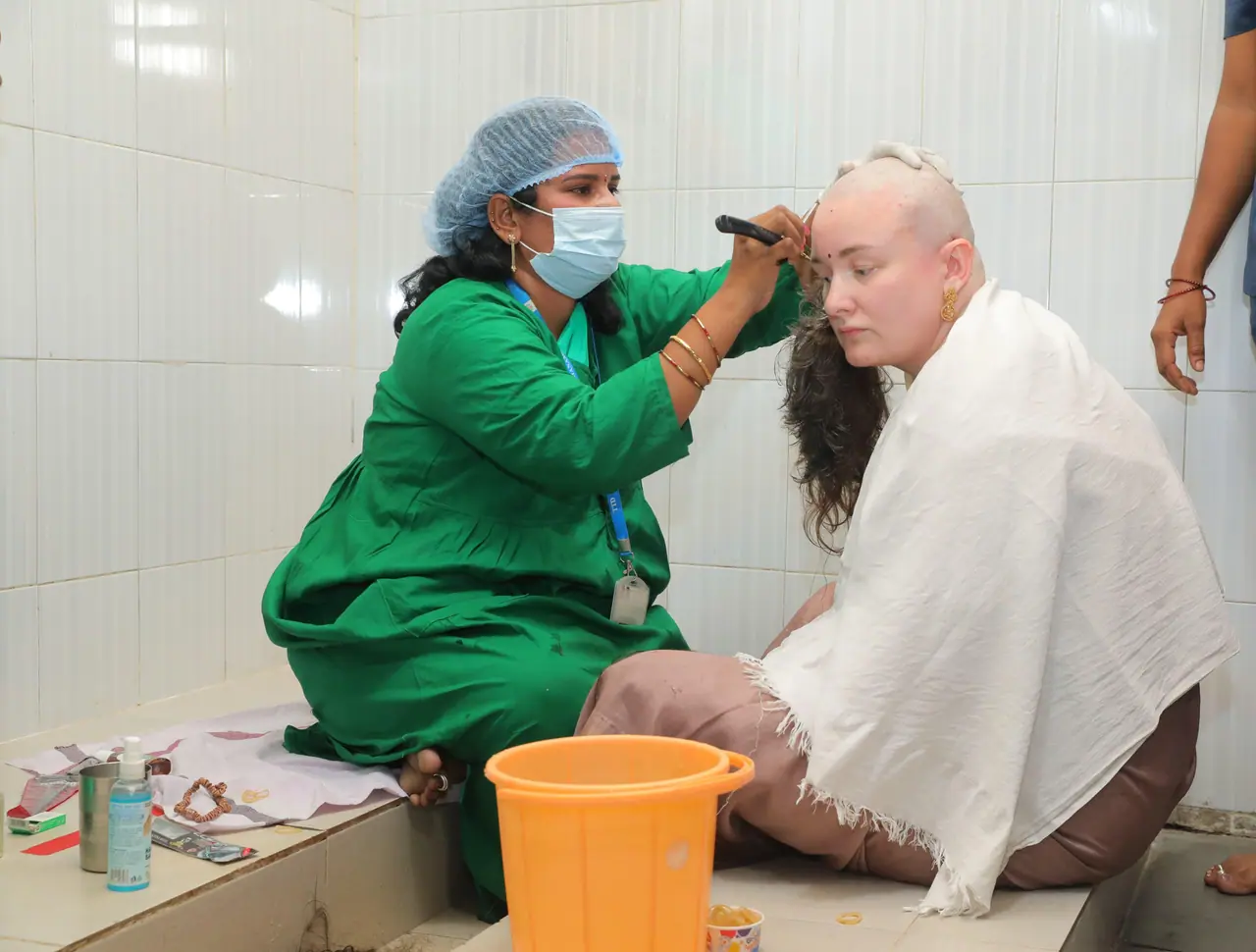 Pawan Kalyan's Wife Anna's Tirumala Gesture Pawan Kalyan's Wife Anna's Tirumala Gesture