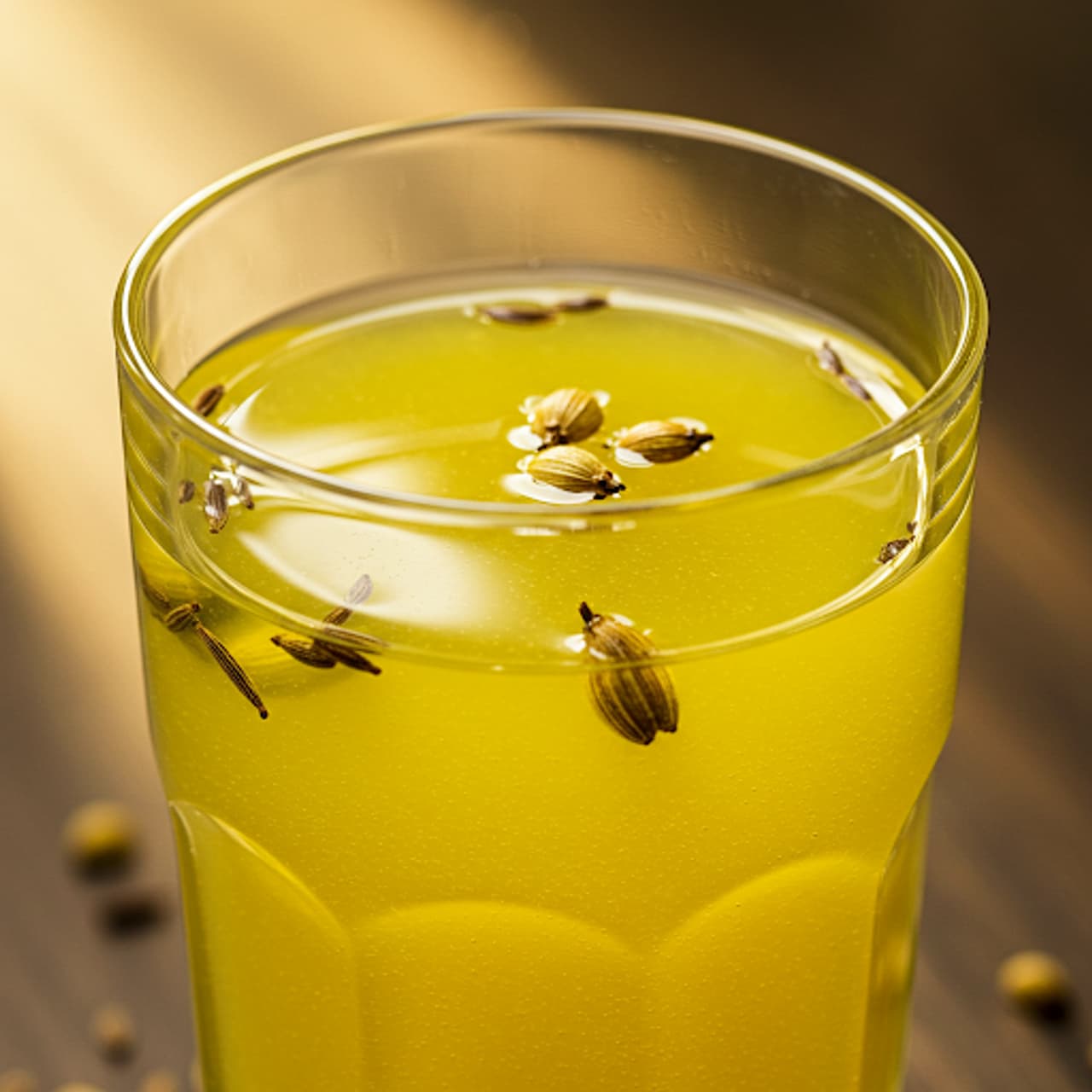 जिरे आणि धणे पाणी, पचनसंस्थेचा नैसर्गिक टॉनिक जिरे आणि धणे पाणी, पचनसंस्थेचा नैसर्गिक टॉनिक