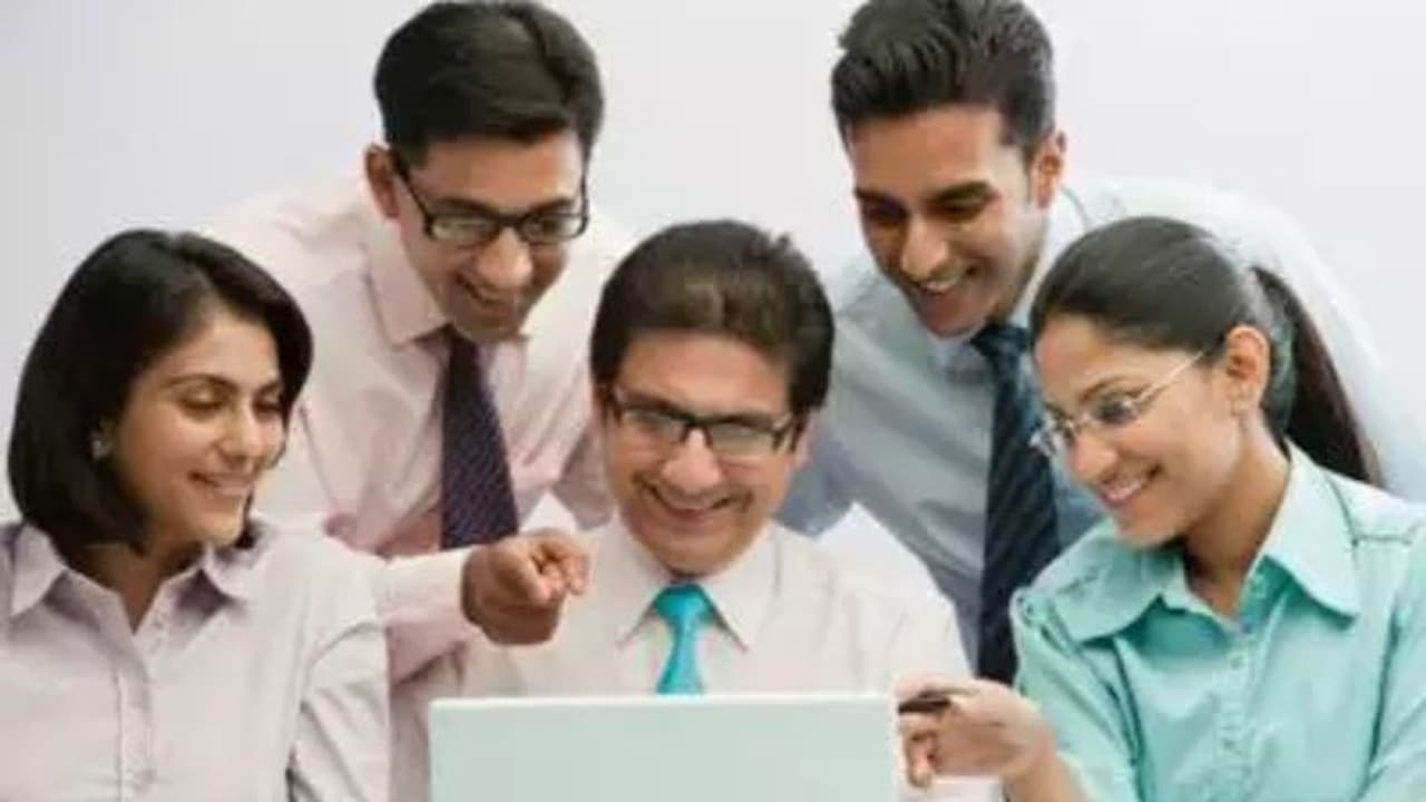 AI ஆதிக்கம்: IBM இல் 8,000 பணி நீக்கங்கள் எதிர்காலம் எப்படி?