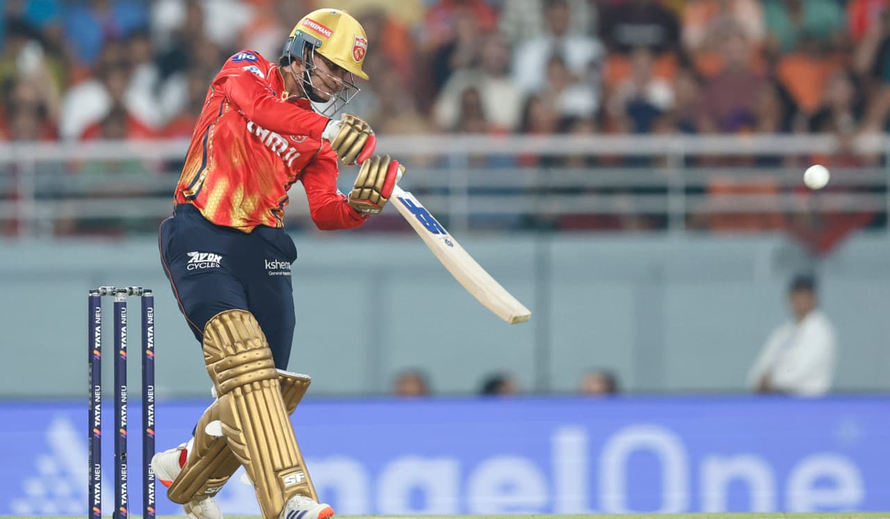 பேட்டிங் மற்றும் பவுலிங்கில் அசத்திய பஞ்சாப் கிங்ஸ்