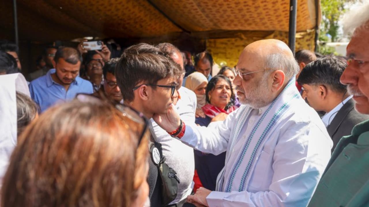 पहलगाम हमला: 26 मासूमों की हत्या ने झकझोरा देश पहलगाम हमला: 26 मासूमों की हत्या ने झकझोरा देश