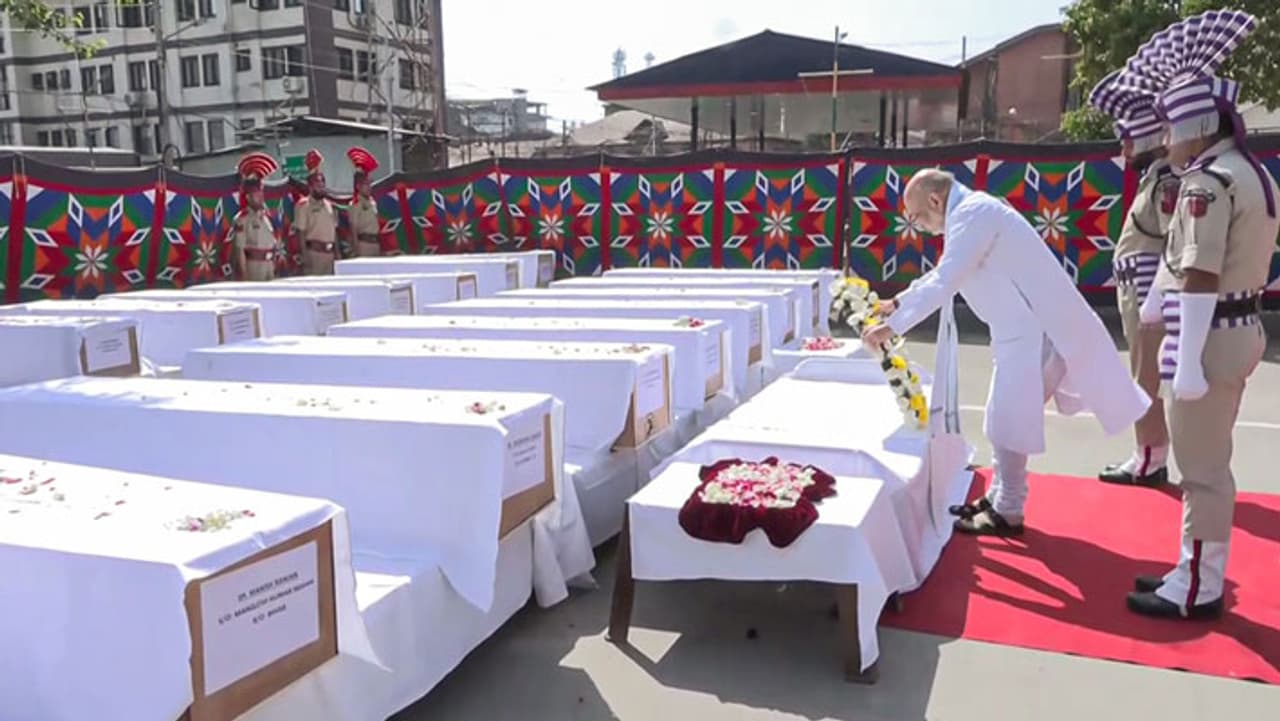 पहलगाम हमले में जान गंवाने वालों को श्रद्धांजलि पहलगाम हमले में जान गंवाने वालों को श्रद्धांजलि