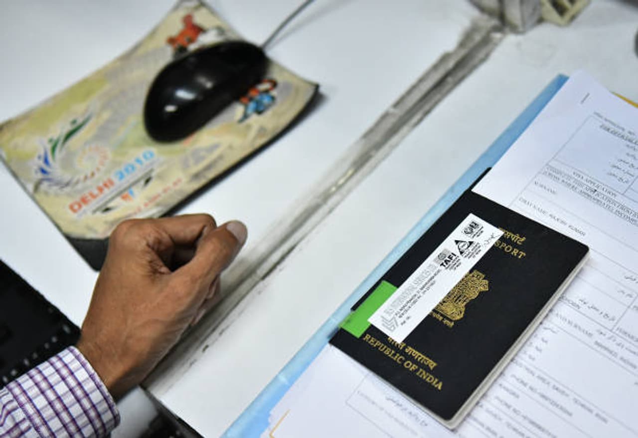 India Revokes Pakistani Visas