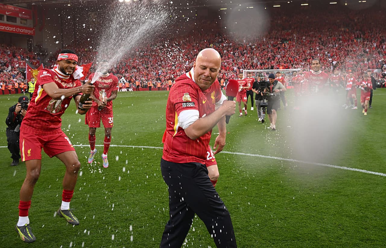 ಲಿವರ್‌ಪೂಲ್ ಪ್ರೀಮಿಯರ್ ಲೀಗ್ ಗೆಲುವು, 20 ಪ್ರಶಸ್ತಿಗಳೊಂದಿಗೆ ಮ್ಯಾನ್ ಯುನೈಟೆಡ್‌ಗೆ ಸರಿಸಮ