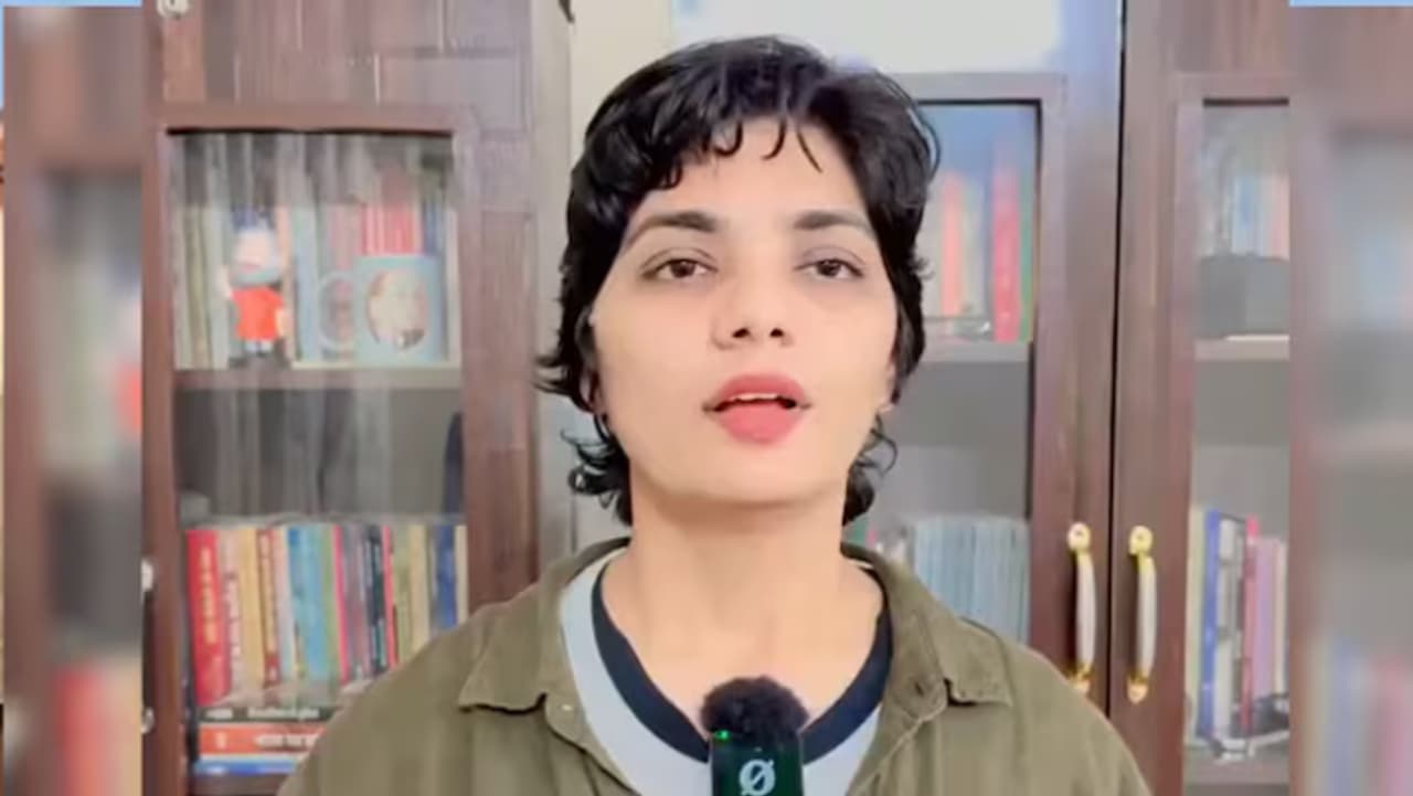 पहलगाम वीडियो बनाने वाली नेहा सिंह राठौर कौन हैं? पहलगाम वीडियो बनाने वाली नेहा सिंह राठौर कौन हैं?