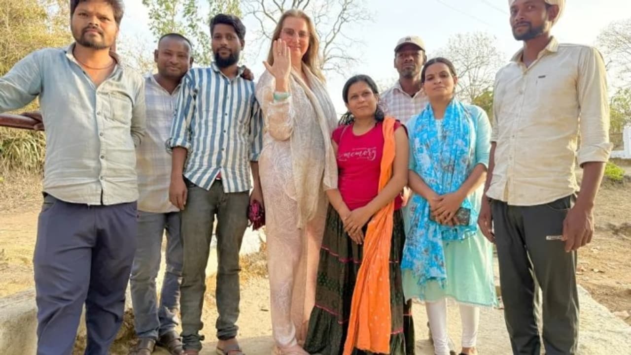 राजकुमारी की अंगूठी तामिया झरने में गिरी, क्या हुआ उसके बाद? राजकुमारी की अंगूठी तामिया झरने में गिरी, क्या हुआ उसके बाद?