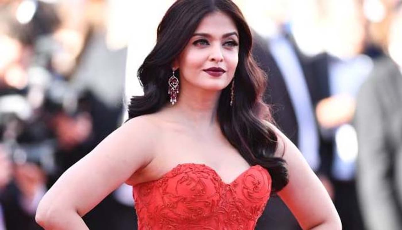 ఐశ్వర్యారాయ్ స్విమ్‌సూట్ రౌండ్ గురించి