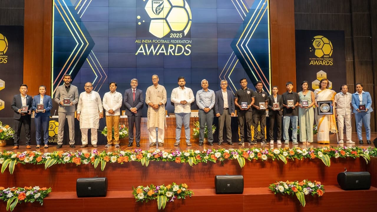 ভারতীয় ফুটবলে সেরা পারফর্মারদের হাতে উঠল পুরস্কার (AIFF Annual Awards 2025)