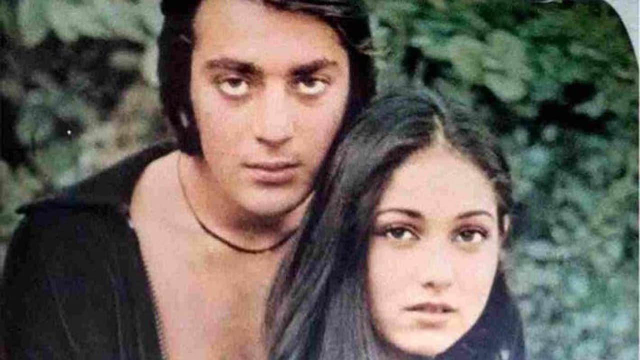 टीना मुनीम टीना मुनीम