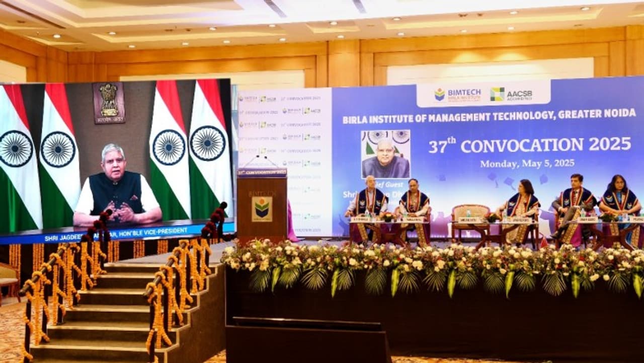 बिमटेक का 37वां दीक्षांत समारोह संपन्न, उपराष्ट्रपति ने दिया राष्ट्रधर्म का संदेश