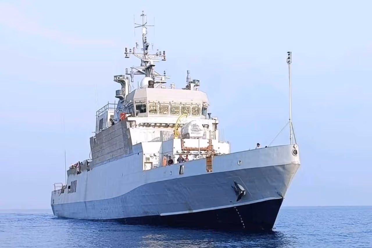 மத்திய அரசு வேலை: இந்திய கடற்படையில் மாபெரும் வேலைவாய்ப்பு அறிவிப்பு!