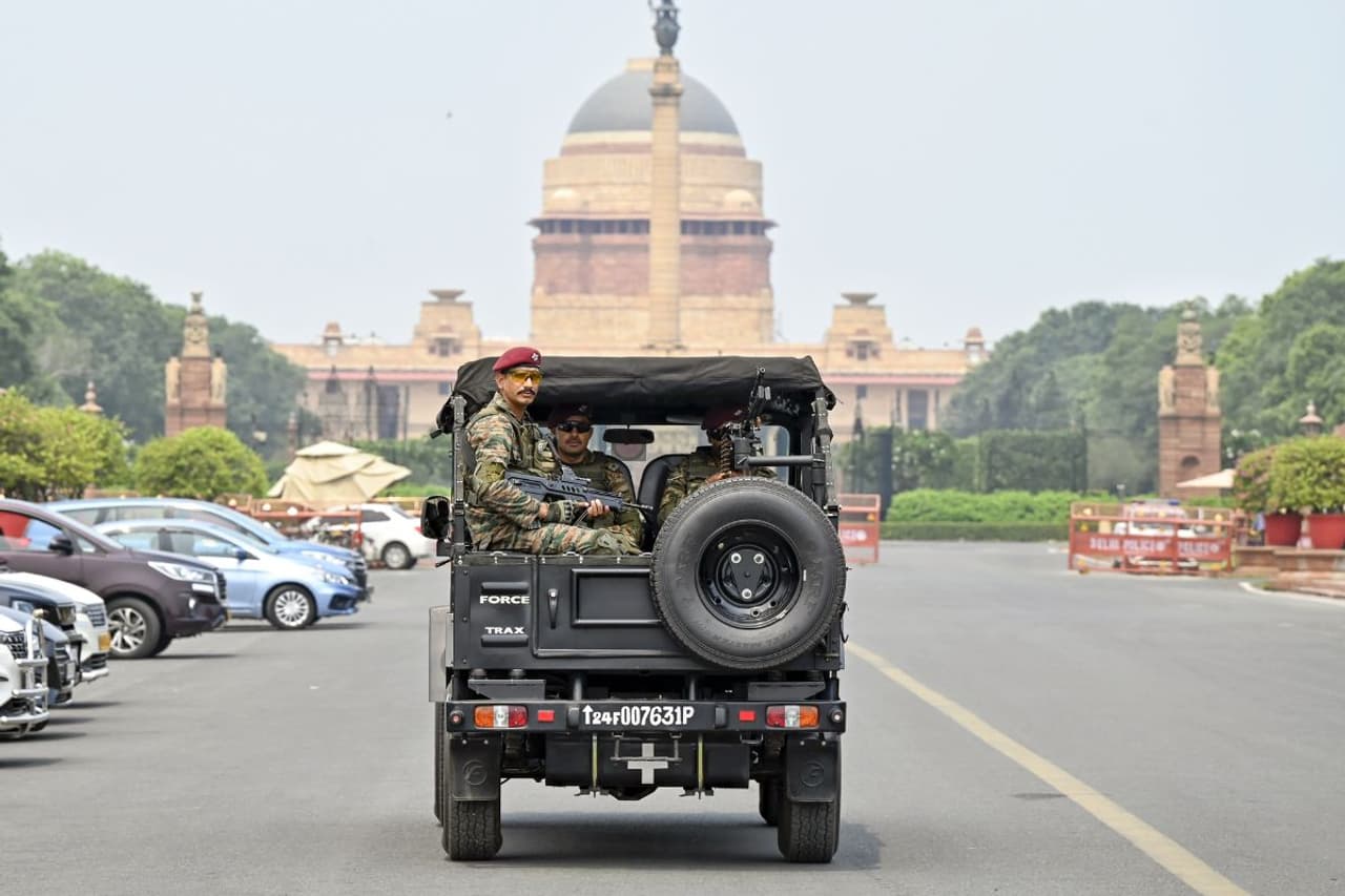 భారత్ పాక్ యుద్ధం ఆగింది