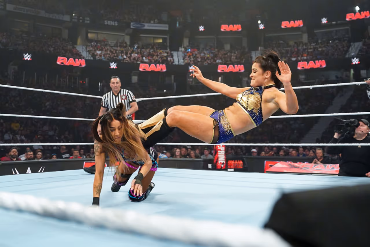 AJ Lee vs. Lyra Valkyria 