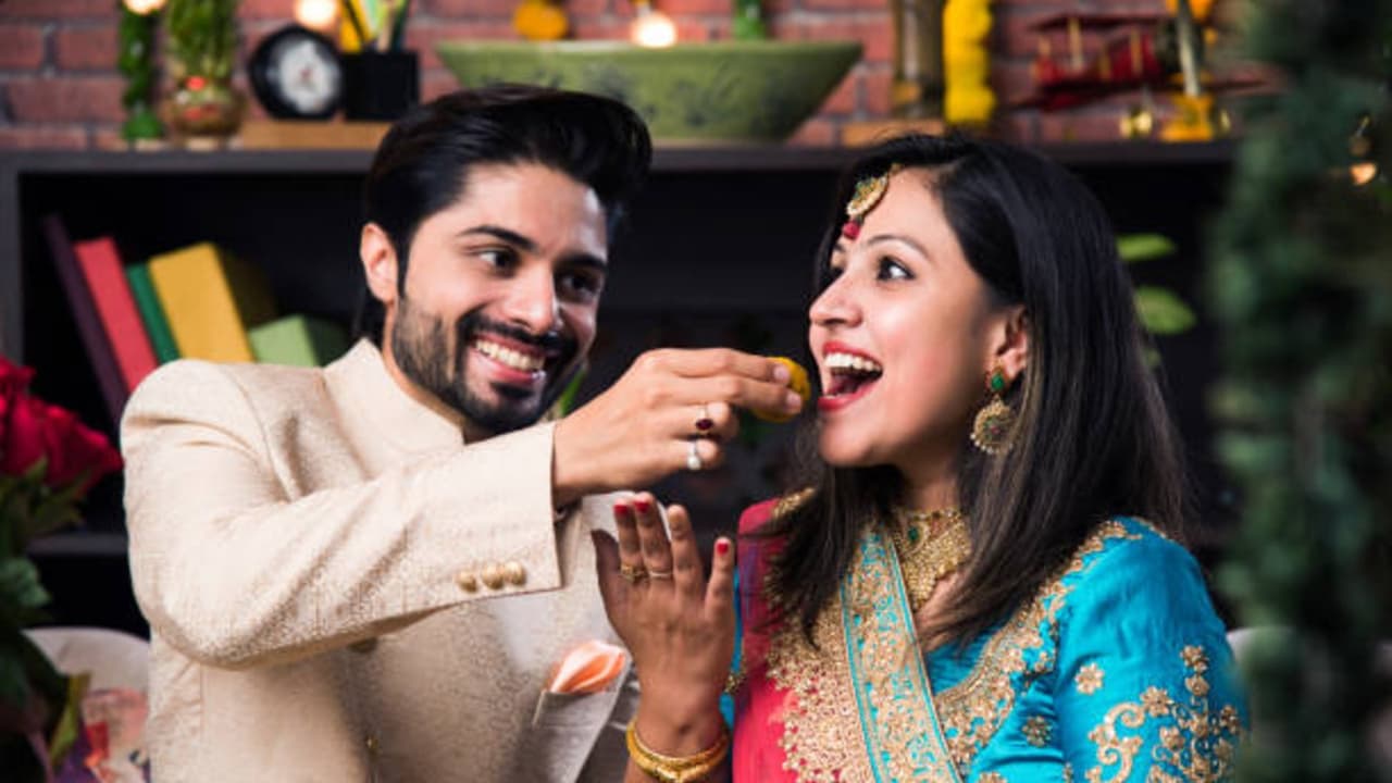 अनोखी शादी जहां पान है मंडप!