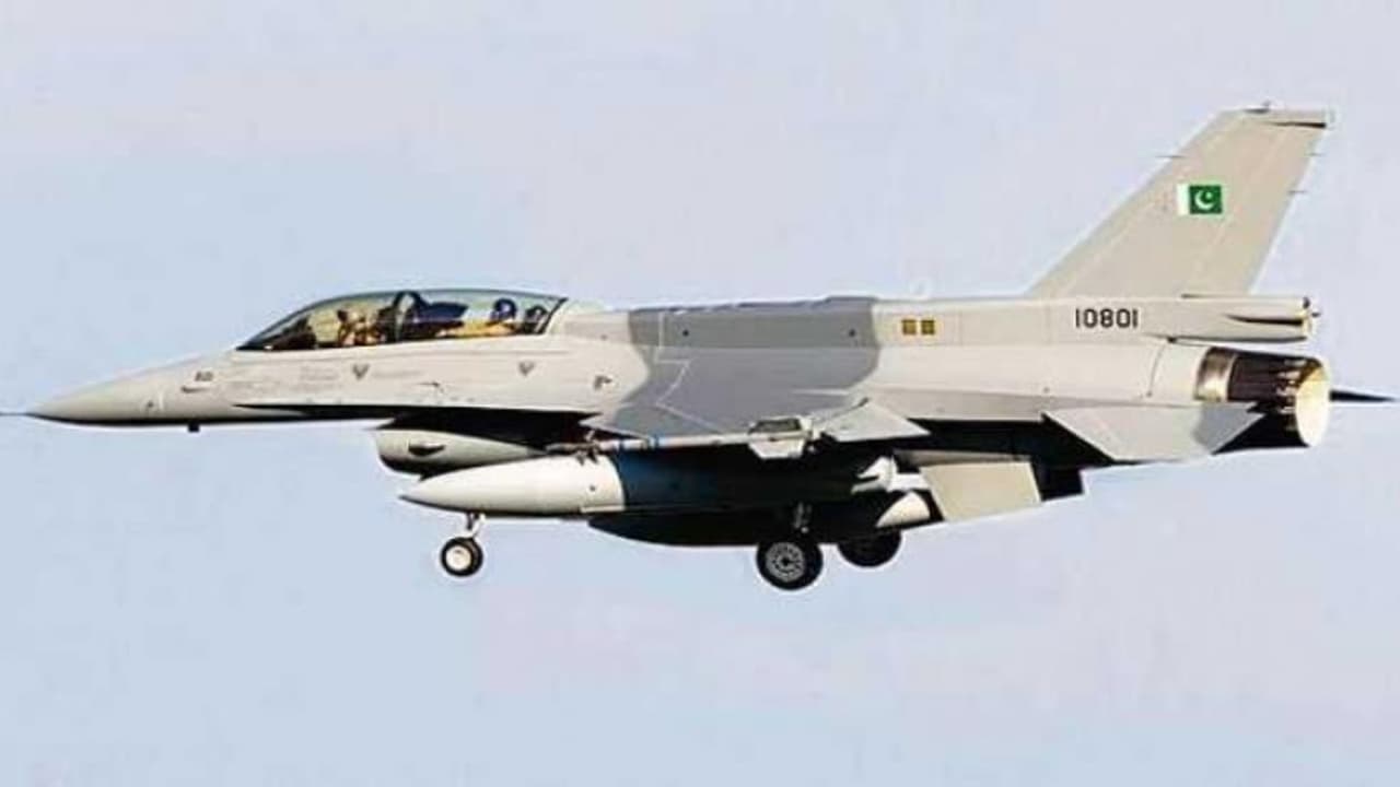 విమాన దళంలో ఉద్యోగాలు!