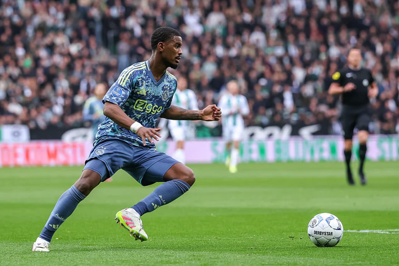 1. A Versatile Left Sided Defender 