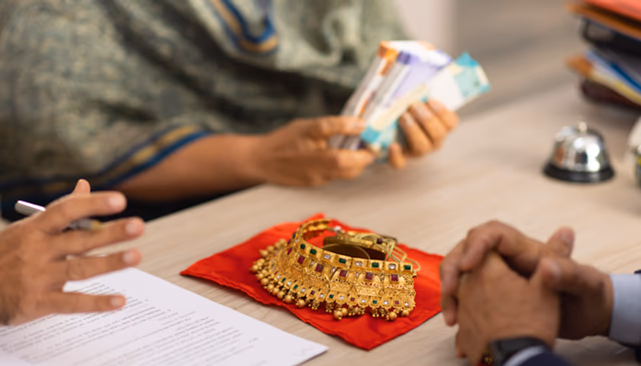 బంగారం విలువపై 90% గోల్డ్ లోన్