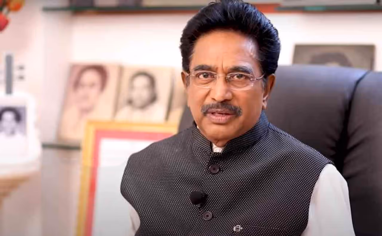 பள்ளி ஆசிரியராக வாழ்க்கையைத் தொடங்கிய ராஜேஷ்