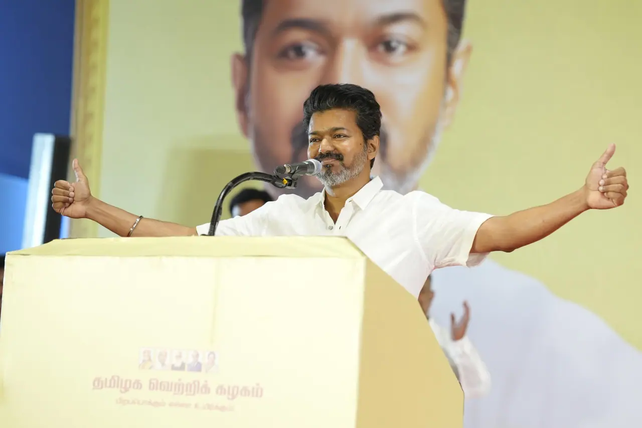  திரைத்துறை டூ அரசியல் விஜய்யின் பயணம்