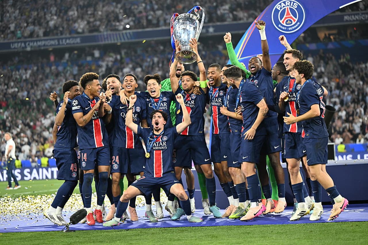 ইন্টার মিলানকে উড়িয়ে প্রথমবার উয়েফা চ্যাম্পিয়ন্স লিগ জয়ের নজির গড়ল পিএসজি