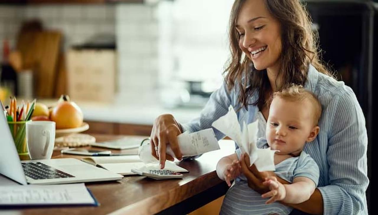 How social media is shaping 'Perfect Parenting' pressure