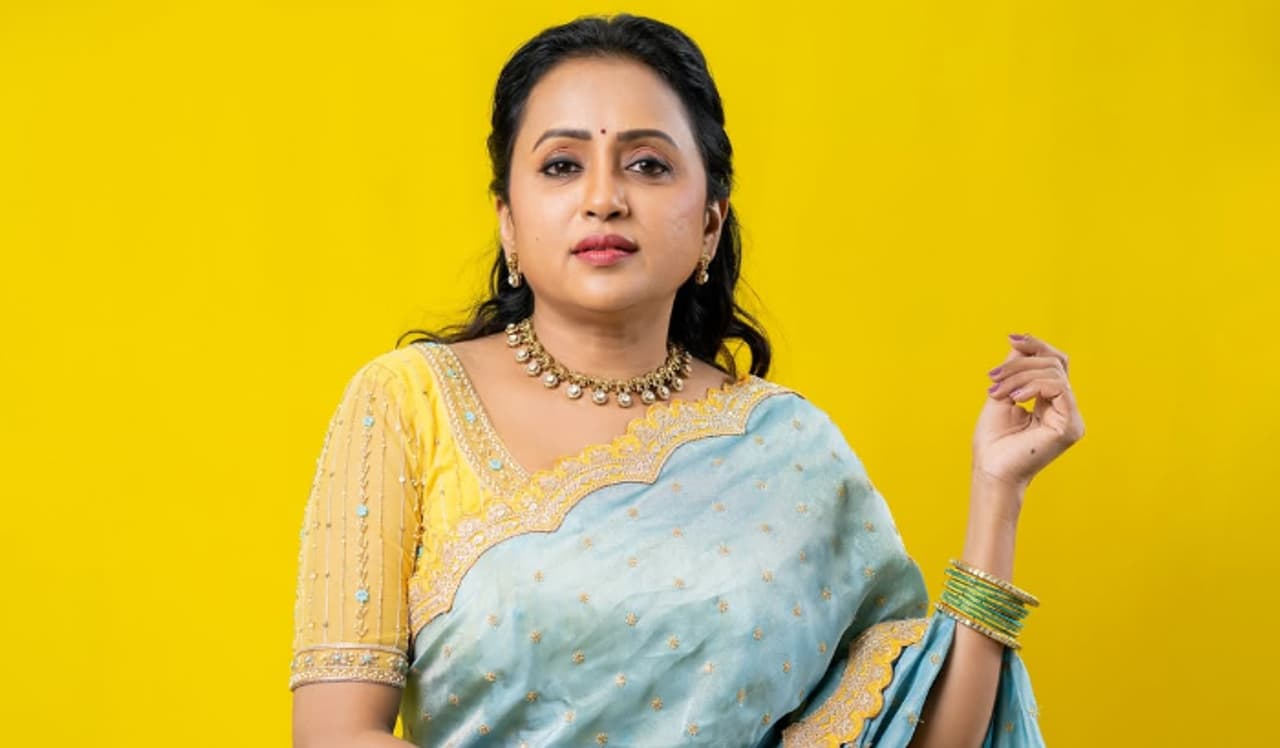 50 ఏళ్ల స్టార్ యాంకర్.. 50 ఏళ్ల స్టార్ యాంకర్..