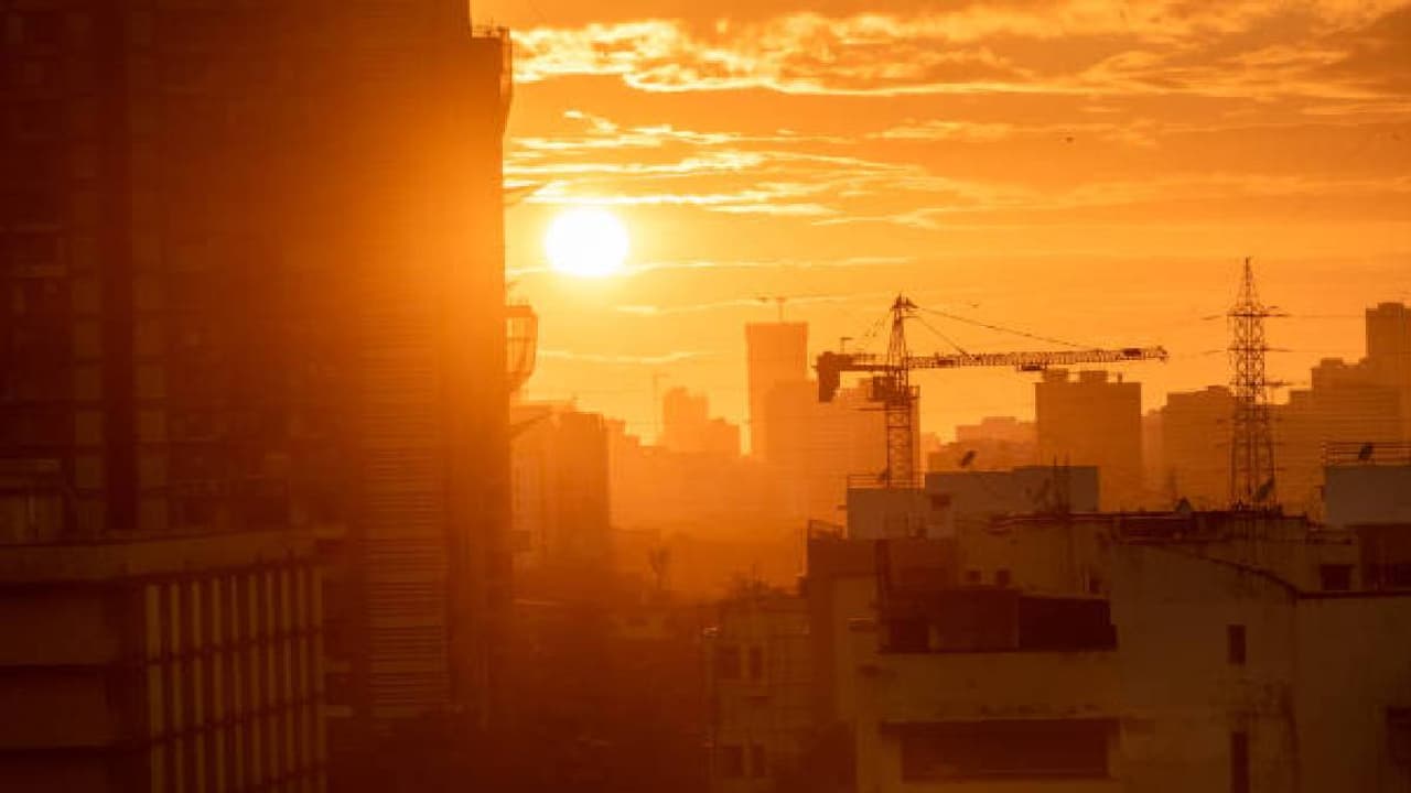 Mumbaikars troubled by heat, absence of rain