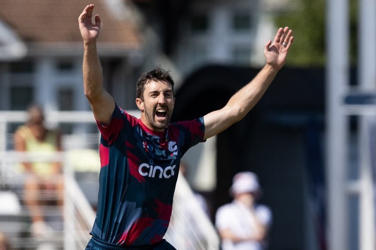 బ్యాటర్స్ ను చెడుగుడు ఆడుకున్న బెన్ సాండర్సన్